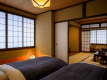 ゆったりと広く、心地よい寛ぎの空間の客室。一部屋毎に趣きが異なり旅籠風情をお愉しみ頂けます。