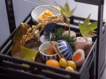 前菜の「夕日ヶ浦の秋・七種盛り」 前菜の「夕日ヶ浦の秋・七種盛り」