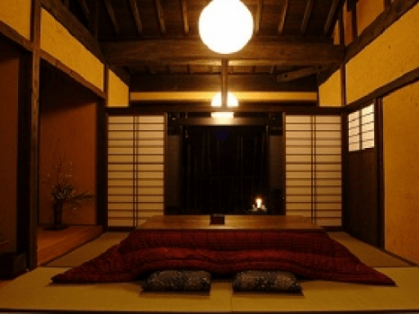 故郷の家を思わせる古民家風の客室
