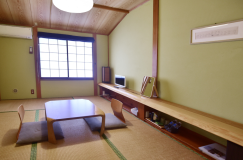 小さなお子様がいてもご利用しやすい和室