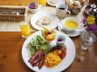 Stay with western style breakfast