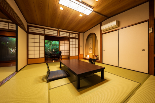 【もみじ】10畳＋10畳＋茶室／檜を施した石風呂