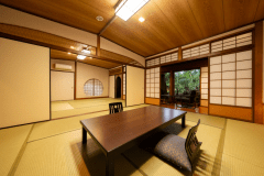 【もみじ】10畳＋10畳＋茶室／檜を施した石風呂