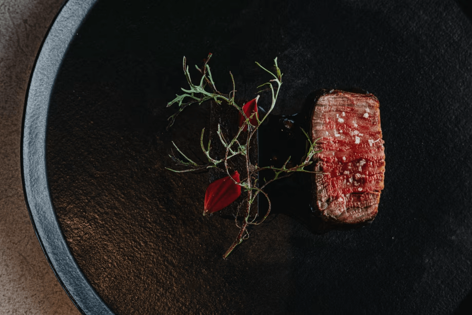 レストラン ラル(LULL)|料理のテーマは海と山が接近する福井の地形から生まれた「Surf & Turf」 レストラン ラル(LULL)|料理のテーマは海と山が接近する福井の地形から生まれた「Surf & Turf」