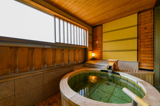 部屋　温泉露天風呂付客室　ツイン
※512号室を一例として紹介しています。
※お泊りのお部屋により、間取り、設備、備品などが異なる場合がございます。