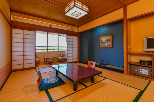 部屋　一般客室　和室
※写真はお部屋の一例として紹介しています。
※お泊りのお部屋により、間取り、設備、備品などが異なる場合がございます。