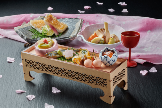 夕食　春の本格懐石
※お食事のイメージです。
※仕入れ状況により、内容を変更する場合がございます。