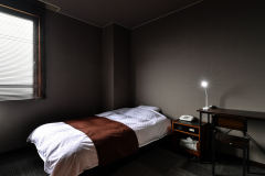 部屋　ビジネスルーム　シングル
※お部屋の一例として紹介しています。
※お泊りのお部屋により、間取り、設備、備品などが異なる場合がございます。