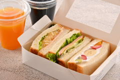 ＜公式ホームページ予約特典＞【朝食付き】お手軽に朝ごはんを楽しむ♪サンドイッチ＆ドリンクのテイクアウトセット付きプラン