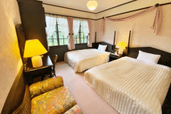 【角部屋】デラックスツインルーム(25㎡)縦200㎝×横140㎝の広々2ベッド。