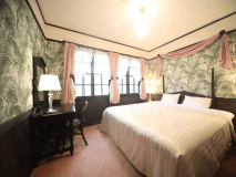 スタンダードダブル(23㎡) 2025年7月にお部屋をリニューアル！ベッドのサイズはキングサイズ１９５CMです。