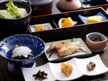 朝から元気モリモリ！地元食材にこだわった和朝食／例