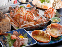 炭火でじっくりと焼き上げる焼きガニプラン／例