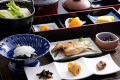 【ベストレート保証】【限定】早朝出発orお寝坊さんにオススメ＜お部屋食＞地元・宮津漁港へ毎日足を運び素材を厳選！料理長おまかせの天橋立会席（1泊夕食付き）