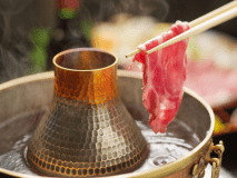 【松阪豚ワインしゃぶしゃぶ】「珍しい、でも美味しい～」赤ワインのしゃぶしゃぶ！