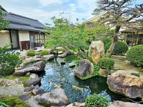 館内中庭