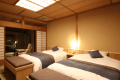【Momiji】Spacious, modern Japanese-style room with a nice view of the garden.